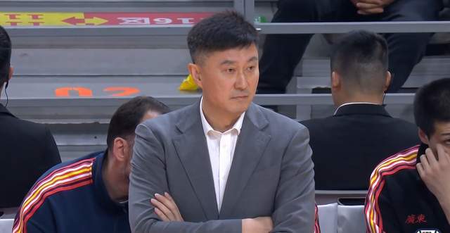 开云app-广东为何40分惨败？媒体人给出答案，说得太实在了，杜锋还能咋地
